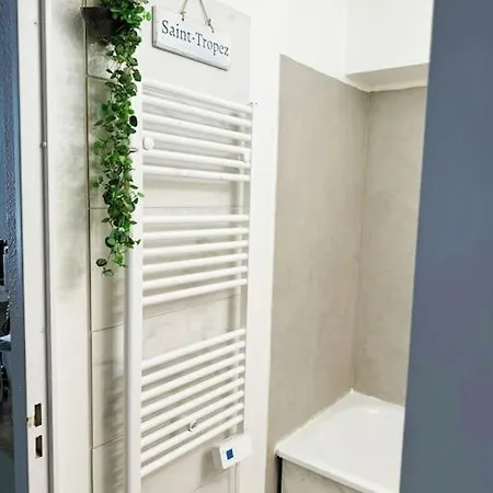 Blue Bay Home, Tennis, Piscine, Boulodrome * Антіб