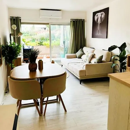 Blue Bay Home, Tennis, Piscine, Boulodrome Apartment *